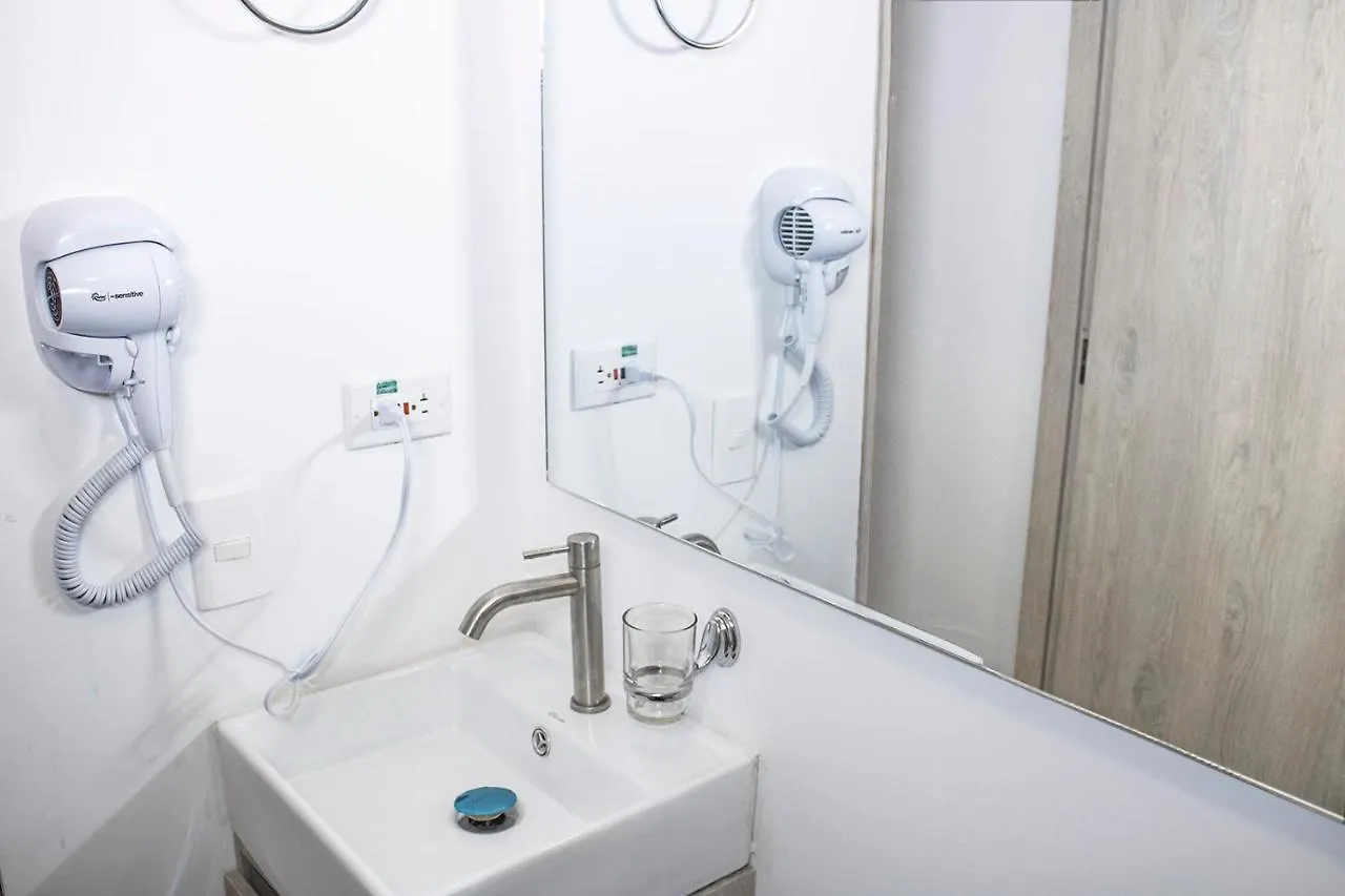Tranvia 40 Aparthotel Μεντεγίν 0*,