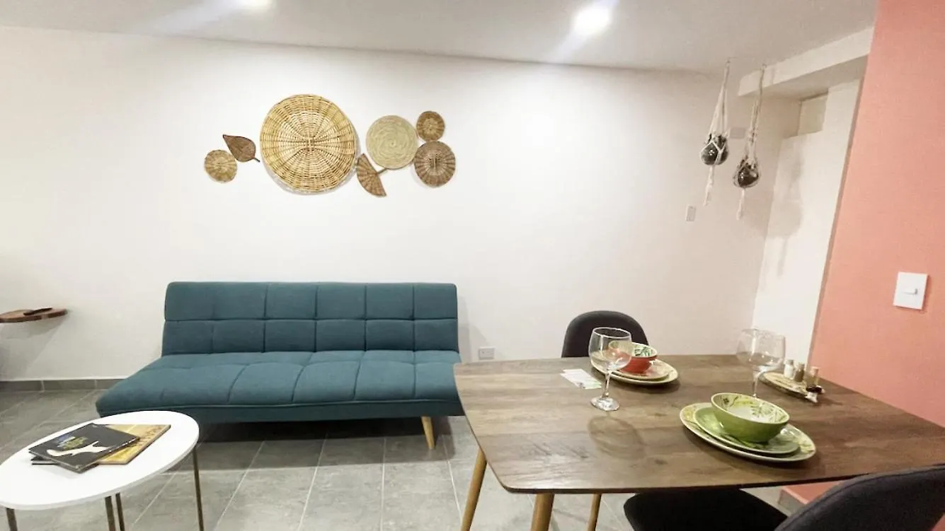 Tranvia 40 Aparthotel Μεντεγίν
